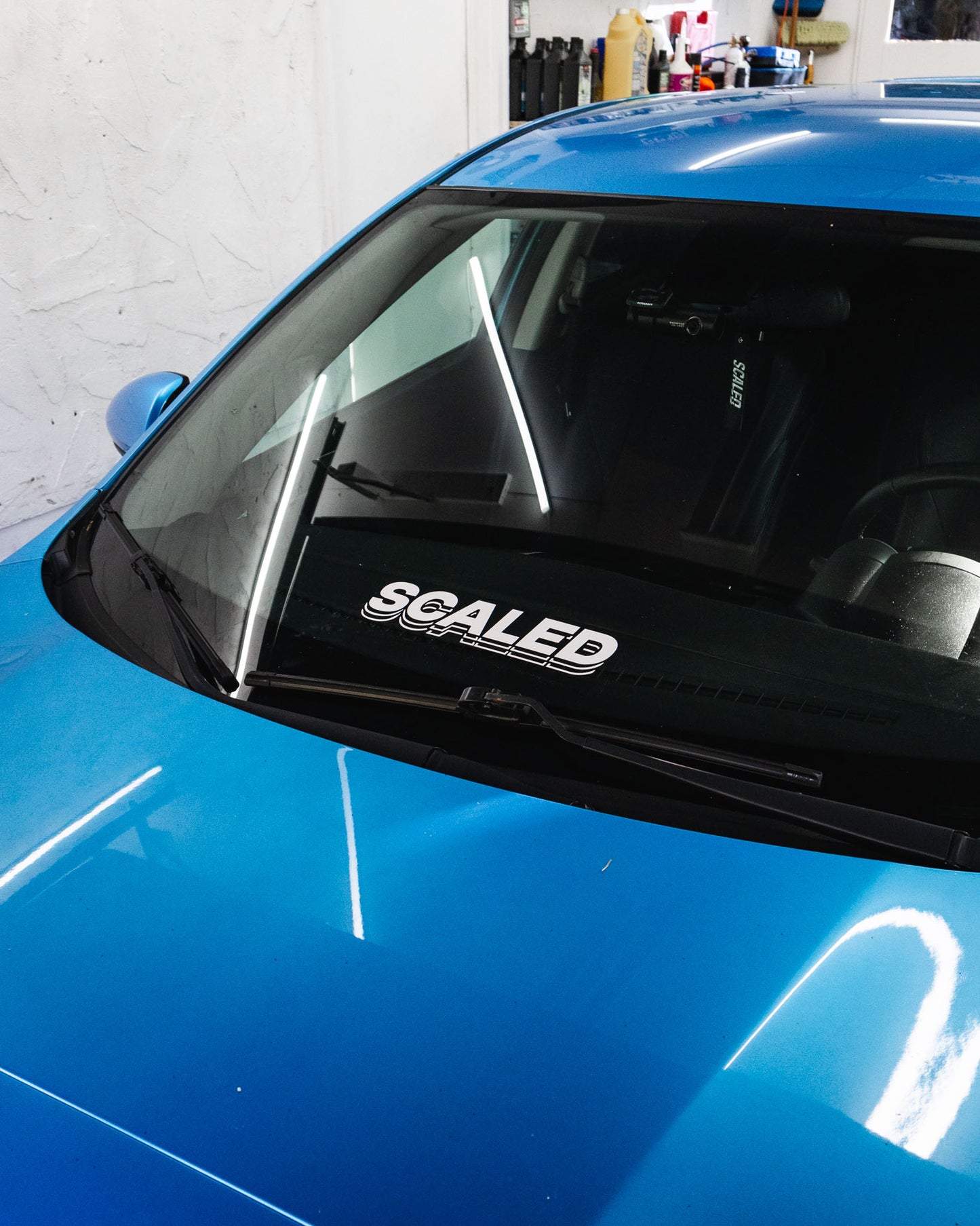 LAYERED WINDSHIELD BANNER